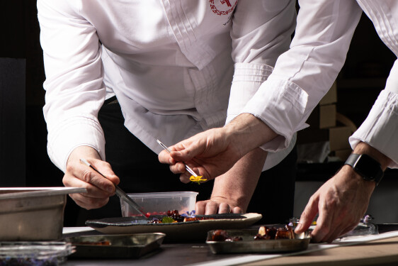 CHEFS CUISINE - 1 PHOTO