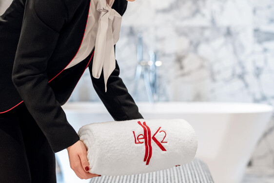 HOUSEKEEPING - 1 PHOTO