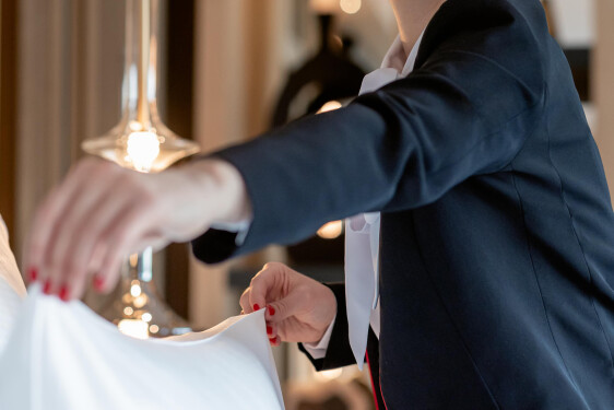 HOUSEKEEPING - 1 PHOTO